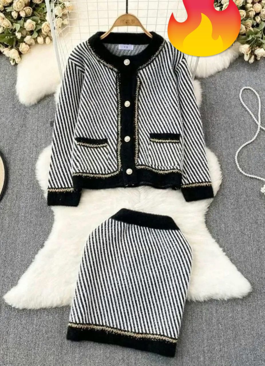 طقم مخطط أنيق بالأسود والأبيض